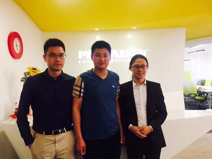 美御品牌策劃設(shè)計簽約卓碧泉化妝品品牌