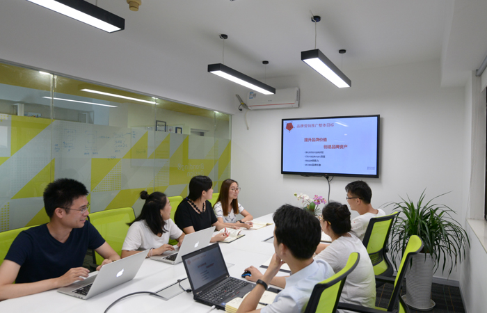 品牌策劃公司如何幫助餐飲企業做到以消費者為中心